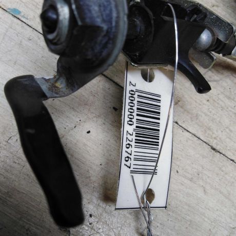 tros-otkryvaniia-liucka-benzobaka-mazda-3-bk-sedan-art-54478-big-2