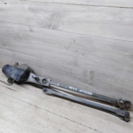 trapeciia-stekloocistitelia-v-sbore-ford-focus-1-xetcbek-defekt-art-58974-big-0