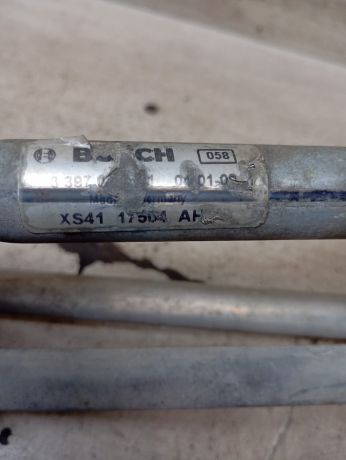 trapeciia-stekloocistitelia-v-sbore-ford-focus-1-xetcbek-defekt-art-58974-big-3