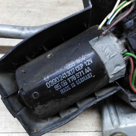 trapeciia-stekloocistitelia-lobovogo-stekla-ford-escort-5-rest-2-xetcbek-art-60438-big-3