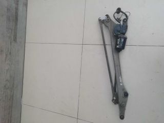 trapeciia-stekloocistitelia-v-sbore-mazda-millenia-rest-art-60726