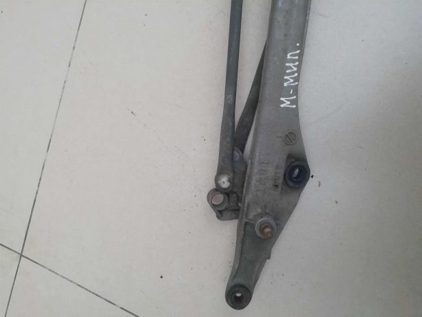 trapeciia-stekloocistitelia-v-sbore-mazda-millenia-rest-art-60726-big-4