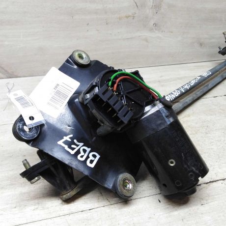 trapeciia-stekloocistitelia-v-sbore-volvo-v40-s40-sa1-art-61369-big-3