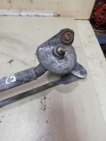 trapeciia-stekloocistitelia-toyota-avensis-t250-gor-defekt-art-62587-big-1