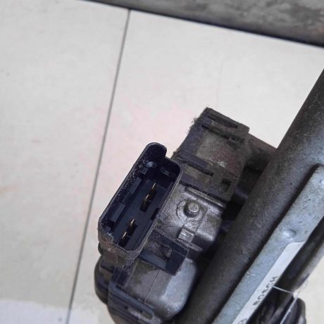 trapeciia-stekloocistitelia-lob-stekla-peugeot-206-art-63243-big-4