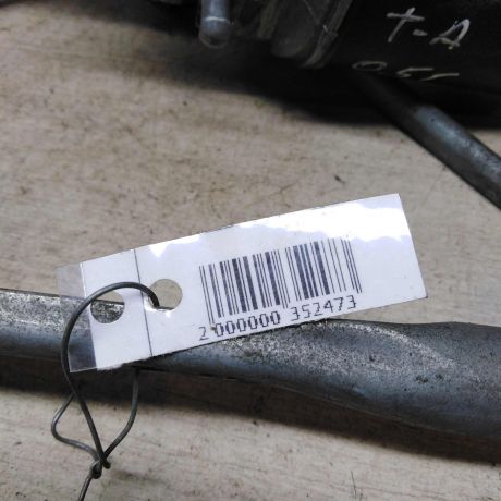 trapeciia-stekloocistitelia-lobovogo-stekla-toyota-avensis-t250-art-63390-big-1