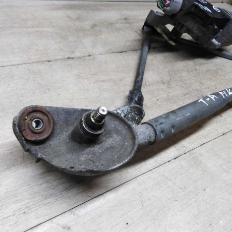 trapeciia-stekloocistitelia-lobovogo-stekla-toyota-avensis-t250-art-63390-big-2