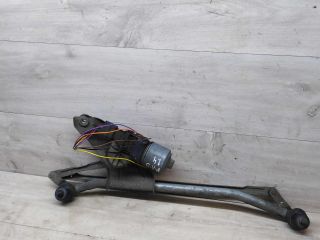 trapeciia-stekloocistitelia-v-sbore-renault-logan-art-64022