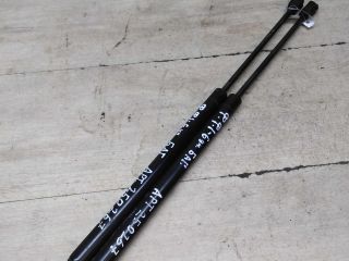 amortizator-kryski-bagaznika-universal-ford-focus-1-art-66653