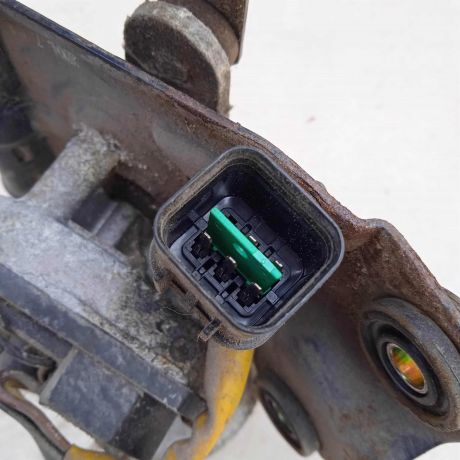 trapeciia-stekloocistitelia-v-sbore-hyundai-getz-art-71804-big-4