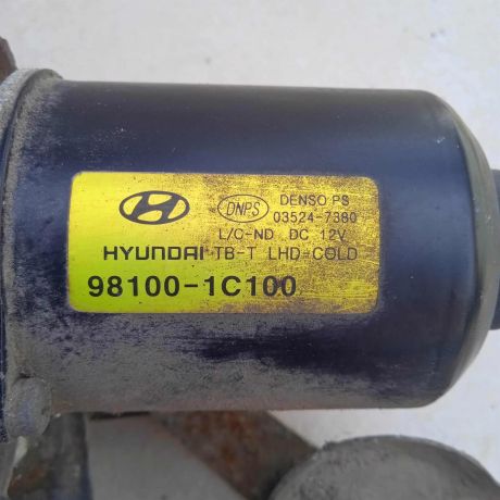 trapeciia-stekloocistitelia-v-sbore-hyundai-getz-art-71804-big-3