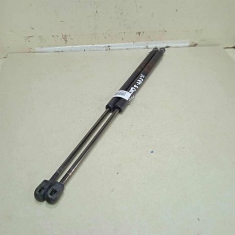 amortizator-kryski-bagaznika-hyundai-getz-art-72226-big-0