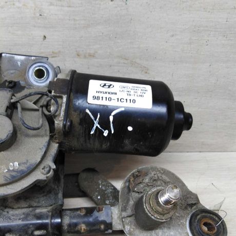 trapeciia-stekloocistitelia-v-sbore-hyundai-getz-981101c110-035418590-art-72866-big-2