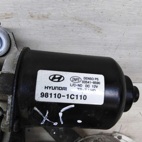 trapeciia-stekloocistitelia-v-sbore-hyundai-getz-981101c110-035418590-art-72866-big-3