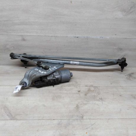 trapeciia-stekloocistitelia-renault-logan-1-art-73495-big-0