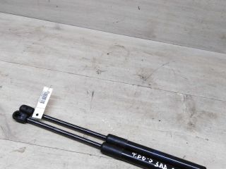 amortizator-zadnii-kryski-bagaznika-upor-volkswagen-passat-b6-art-77204