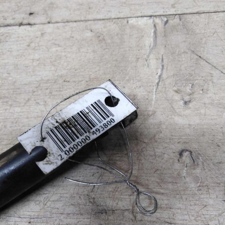 amortizator-kryski-bagaznika-upor-skoda-superb-i-art-79938-big-1