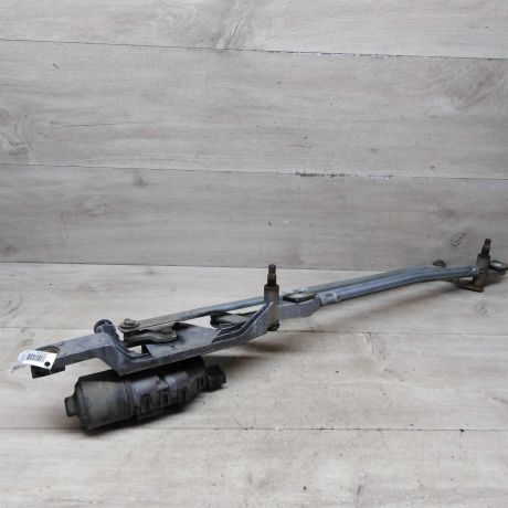 trapeciia-stekloocistitelia-perednego-ford-focus-2-art-81941-big-0