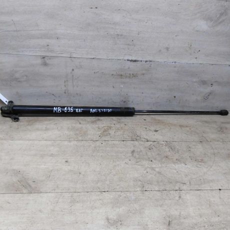 amortizator-kryski-bagaznika-upor-mercedes-vito-w638-art-84109-big-0