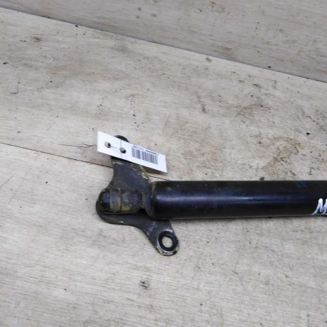 amortizator-kryski-bagaznika-upor-mercedes-vito-w638-art-84109-big-1