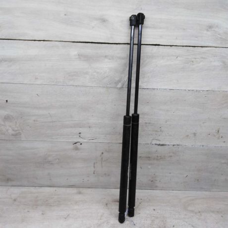 amortizator-kryski-bagaznika-volkswagen-transporter-t4-art-84451-big-0