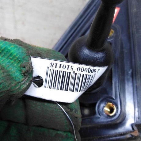 zerkalo-naruznoe-levoe-hyundai-accent-2-defekt-mexaniceskoe-xetcbek-art-84827-big-3