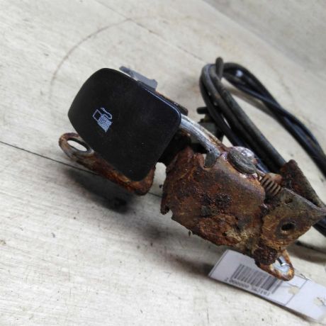 tros-otkryvanie-liucka-benzobaka-kia-carens-i-rs-art-86824-big-3