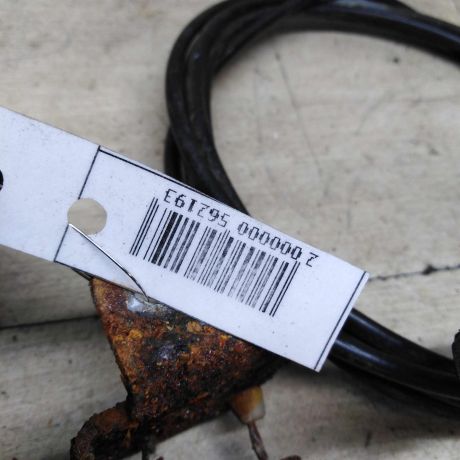 tros-otkryvanie-liucka-benzobaka-kia-carens-i-rs-art-86824-big-2