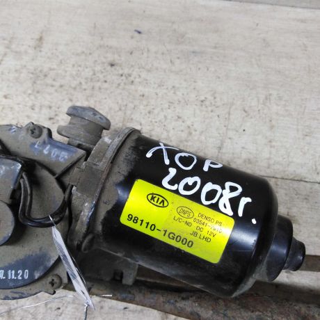 trapeciia-stekloocistitelia-v-sbore-kia-rio-ii-art-87633-big-2