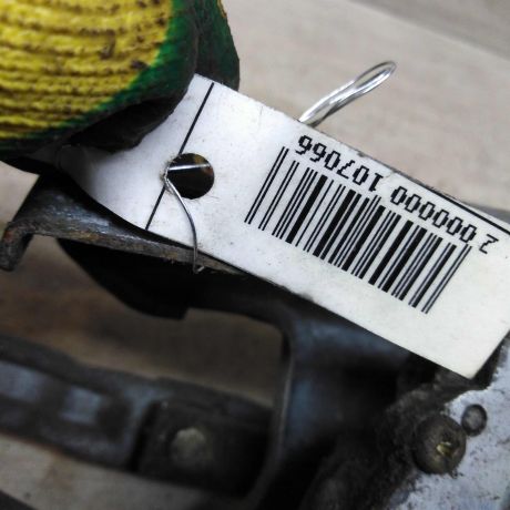 trapeciia-stekloocistitelia-v-sbore-s-motorcikom-volkswagen-transporter-t4-defekt-na-foto-art-90916-big-4