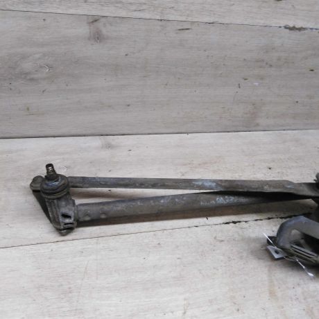 trapeciia-stekloocistitelia-v-sbore-s-motorcikom-volkswagen-transporter-t4-defekt-na-foto-art-90916-big-5