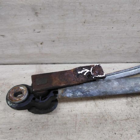 trapeciia-stekloocistitelia-lobovogo-stekla-v-sbore-s-motorcikom-renault-clio-ii-art-91853-big-7