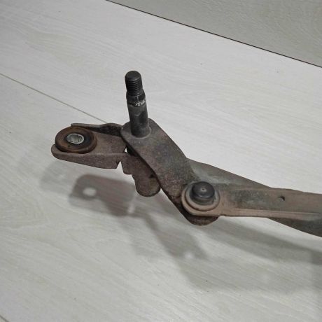 trapeciia-stekloocistitelia-v-sbore-hyundai-ix35-i-art-93067-big-4