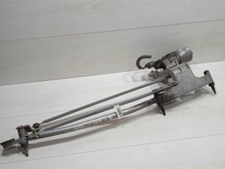 trapeciia-stekloocistitelia-v-sbore-ford-c-max-art-93934