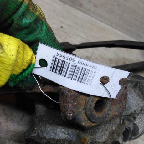 trapeciia-stekloocistitelia-v-sbore-hyundai-santa-fe-i-art-94026-big-3