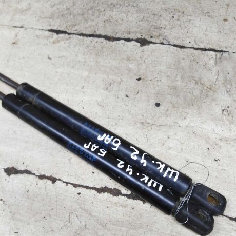 amortizator-kryski-bagaznika-upor-skoda-octavia-i-a4-art-98453-big-2