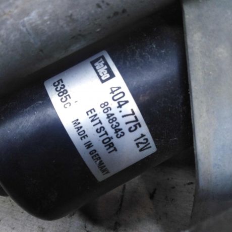 trapeciia-stekloocistitelia-lobovogo-stekla-s-motorcikom-volvo-s80-art-99315-big-1