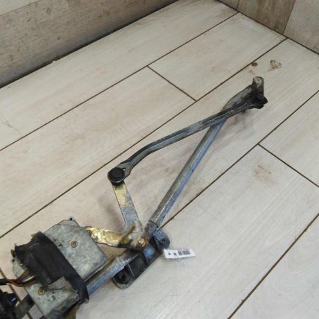 trapecii-stekloocistitelia-lobovogo-stekla-v-sbore-s-motorcikom-ford-galaxy-defekt-na-foto-art-100444-big-1