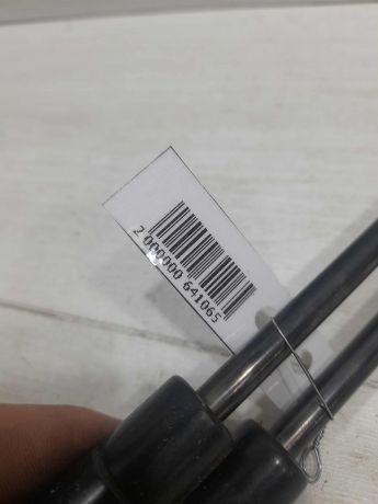 amortizator-kryski-bagaznika-upor-audi-100-c4-audi-a6-c4-art-100780-big-1