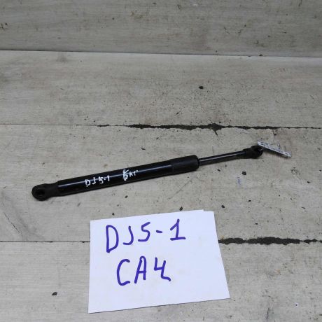 amortizator-kryski-bagaznika-upor-volkswagen-jetta-5-art-103845-big-0