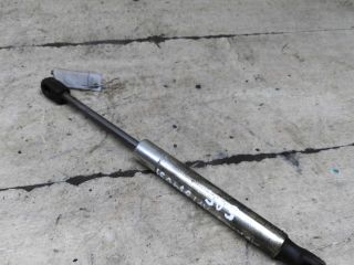 amortizator-kryski-bagaznika-upor-volkswagen-bora-art-104404