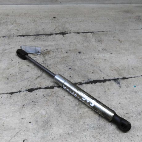 amortizator-kryski-bagaznika-upor-volkswagen-bora-art-104404-big-0