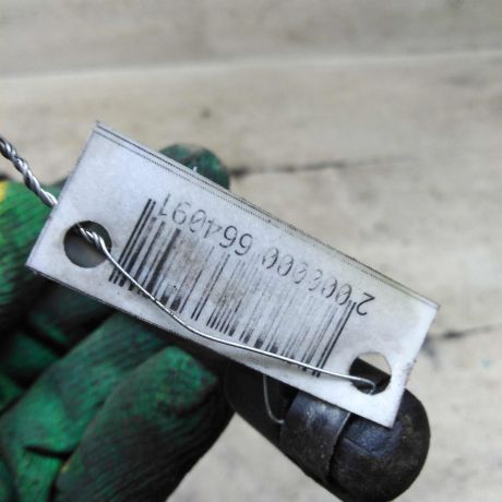 amortizator-kryski-bagaznika-upor-volkswagen-bora-art-104404-big-1