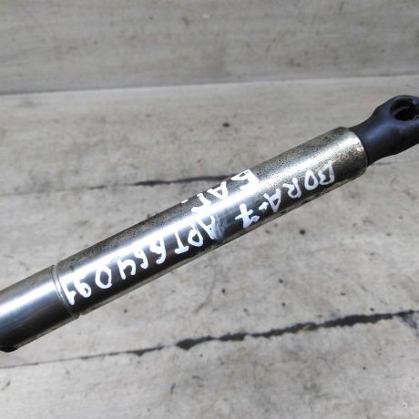 amortizator-kryski-bagaznika-upor-volkswagen-bora-art-104404-big-2