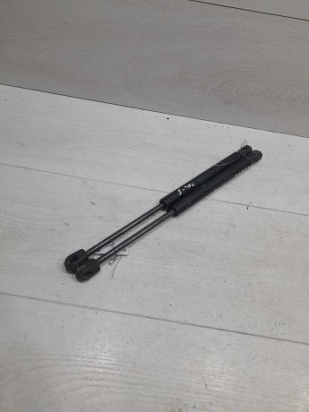 amortizator-kryski-bagaznika-upor-sedan-renault-megane-ii-art-106114-big-0