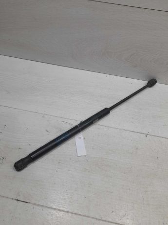 amortizator-kryski-bagaznika-upor-xetcbek-renault-megane-ii-art-106137-big-0