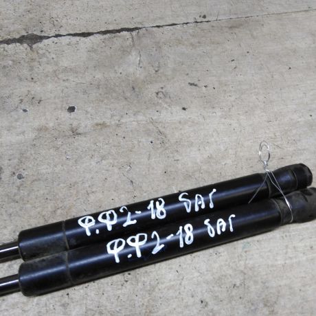 amortizator-kryski-bagaznika-upor-ford-focus-2-sedan-art-106432-big-2