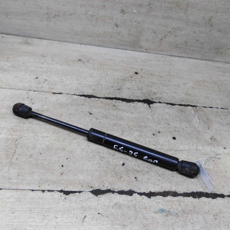 amortizator-kryski-bagaznika-volkswagen-passat-b5-art-107084-big-0