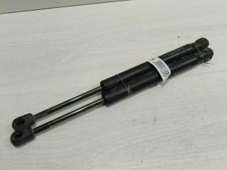 amortizator-kryski-bagaznika-hyundai-sonata-4-ef-art-107486