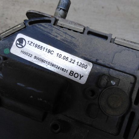 trapeciia-stekloocistitelia-lobovogo-stekla-skoda-octavia-a5-art-109069-big-1